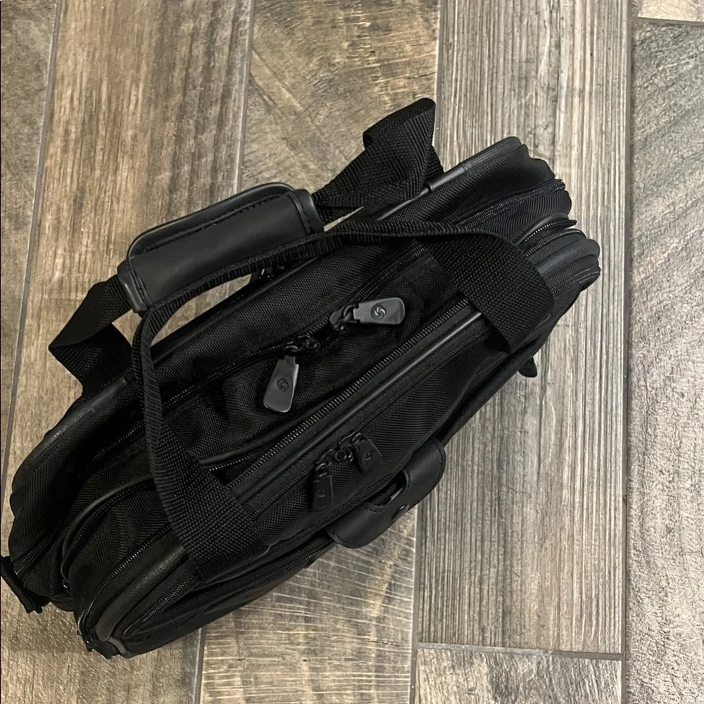 Samsonite Black Men's Bag 17”x14”x 6”.